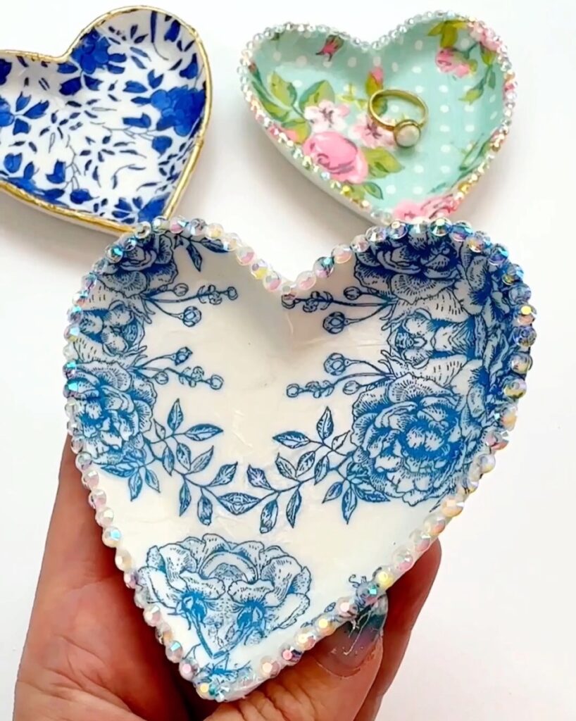 ring dish covered with napkins