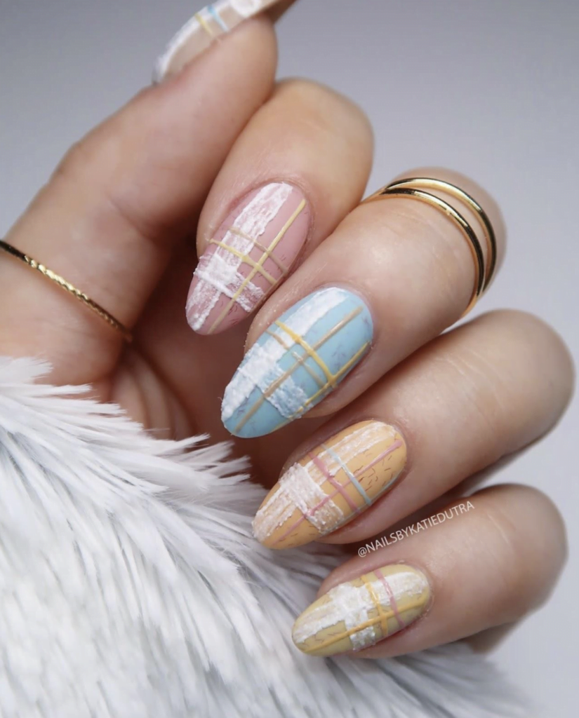 Simple Plaid Fall Nail Design